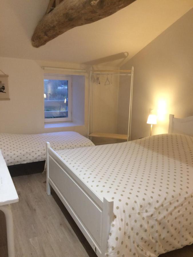 LE PETIT MONTY Gite Côté Jardin Saint-Malo-du-Bois Extérieur photo