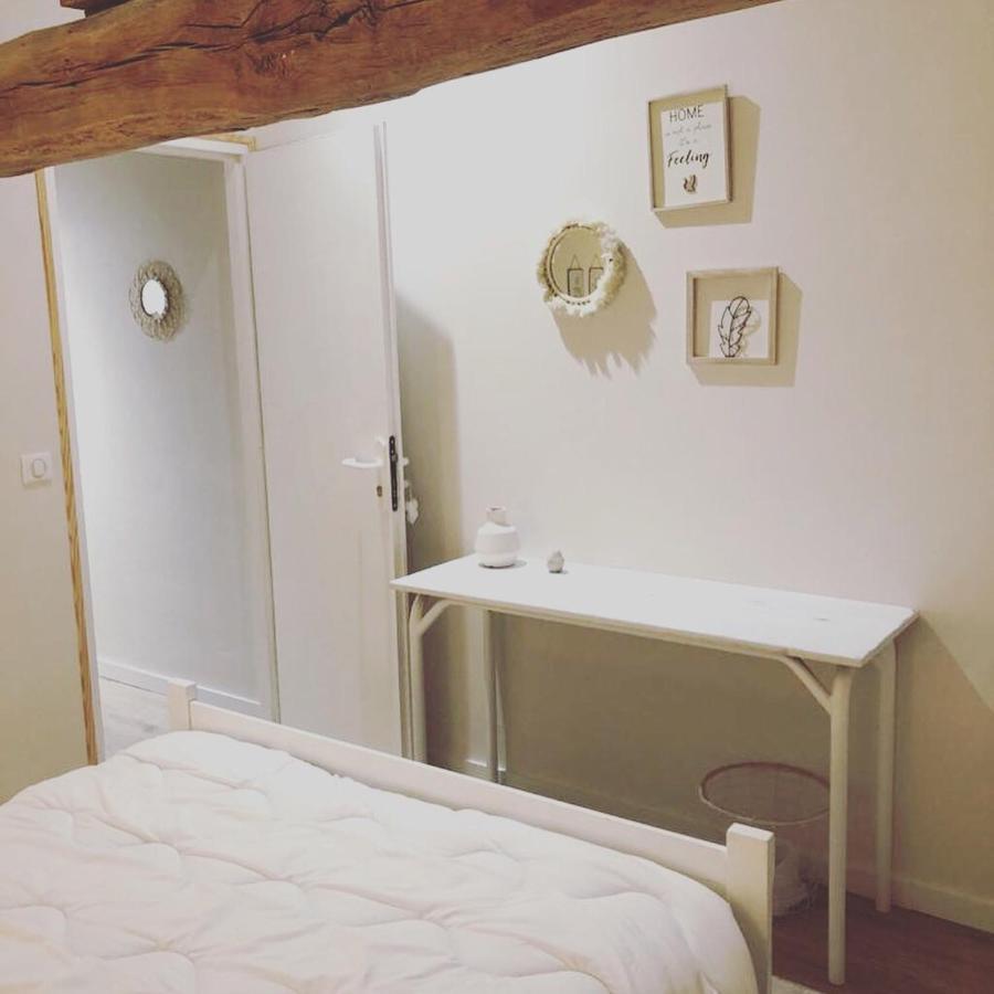 LE PETIT MONTY Gite Côté Jardin Saint-Malo-du-Bois Extérieur photo