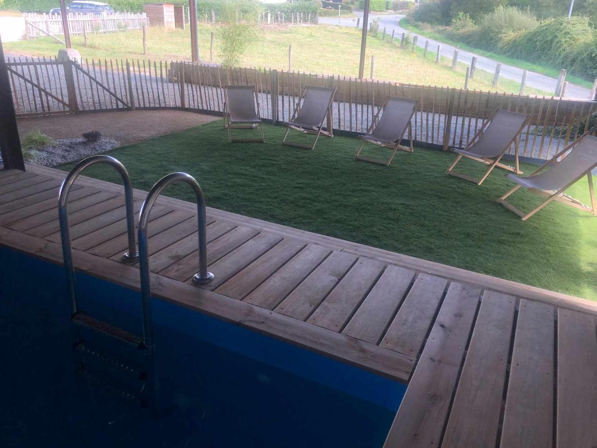 LE PETIT MONTY Gite Côté Jardin Saint-Malo-du-Bois Extérieur photo