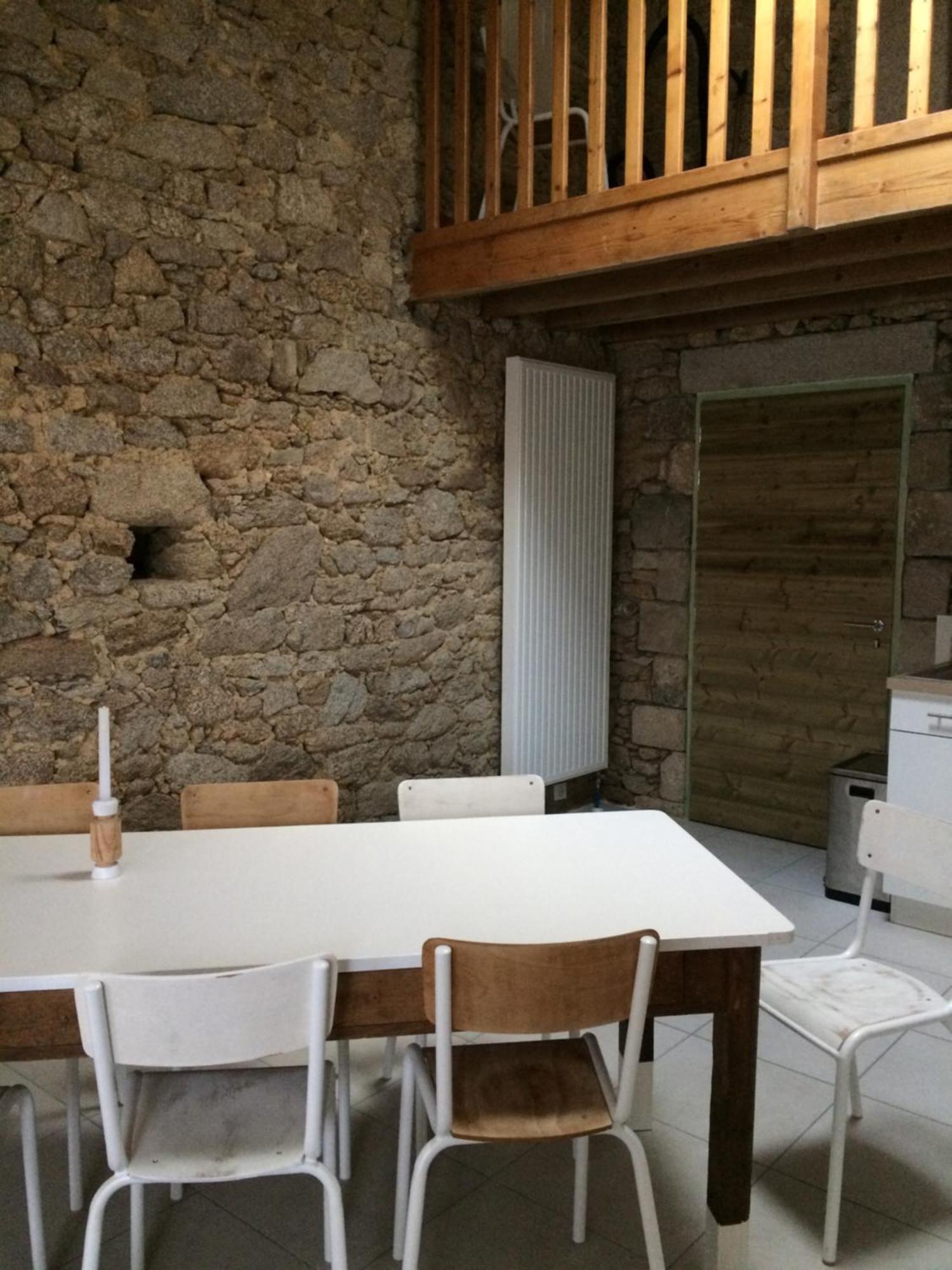 LE PETIT MONTY Gite Côté Jardin Saint-Malo-du-Bois Extérieur photo
